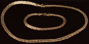 A 9ct gold tri-coloured necklace with matching bracelet, 6.1g, 40 & 17cm