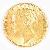 1861 Queen Victoria gold full sovereign with young head and shield reverse, EF