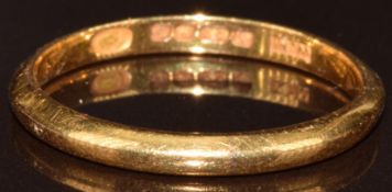 A 22ct gold wedding band / ring, 2.9g, size P