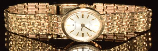 Sovereign 9ct gold ladies wristwatch with gold hands and hour markers, champagne dial and quartz