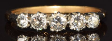 An 18ct gold ring set with five diamonds, total approximately 0.45ct, 3g, size Q