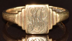 A 9ct gold signet ring, 2.3g, size N