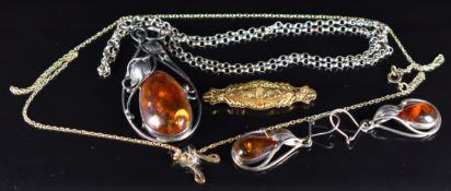 A 9ct gold chain, 9ct gold 'M' pendant, damaged 9ct gold brooch (3.7g) and sliver and pressed