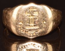 A 15ct gold signet ring, 4.2g, size L