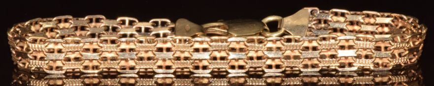 A 9ct gold bracelet, 8.5g, 19cm
