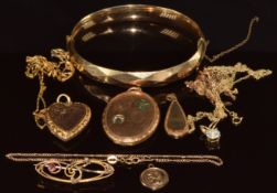 A 9ct gold bracelet, 9ct gold pendant, 9ct gold St Christopher, 9ct gold brooch (5.4g), 14k gold