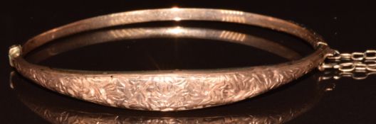 Edwardian 9ct rose gold bangle with engraved decoration, Birmingham 1907, 4g
