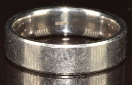 A palladium wedding band / ring, 8.5g, size U