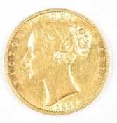 1859 Queen Victoria gold full sovereign with young head and shield reverse, F