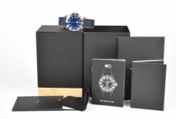 Christopher Ward C60 Trident Pro 300 gentleman's diver's automatic wristwatch with date aperture,