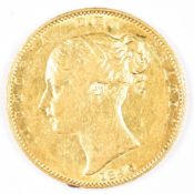 1846 Queen Victoria gold full sovereign with young head and shield reverse, VG