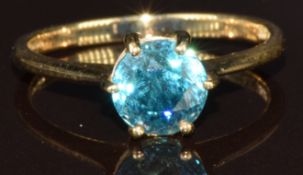 A 9k gold ring set with a round cut zircon, 2.1g, size M