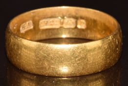 A 22ct gold wedding band / ring, Birmingham 1898, 5.4g, size Q/R