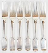 Set of six Victorian hallmarked silver Fiddle pattern dessert forks, London 1900, maker Robert