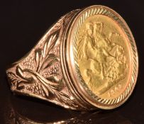 A 9ct gold ring set with a 1903 gold half sovereign, 11.5g, size Q