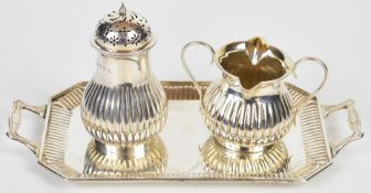 Scottish Edward VII hallmarked silver strawberry set on twin handled tray, with fluted decoration to