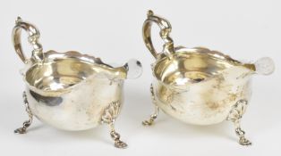 Pair of Goldsmiths & Silversmiths Company Edward VII hallmarked silver sauce boats with shaped