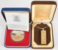 Royal Mint cased silver proof 1977 crown, in original box with paperwork together with a cased