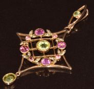 Edwardian 9ct gold Suffragette pendant set with peridot, pink paste and seed pearls, 2.4g,
