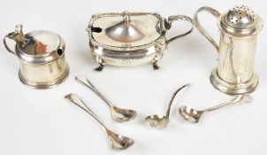 Edward VII hallmarked silver kitchen pepperette, Chester 1904, maker  Haseler Brothers, height
