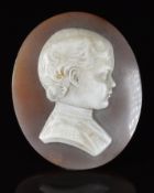 A c1900 cameo depicting a young boy, 3.5 x 4.2cm