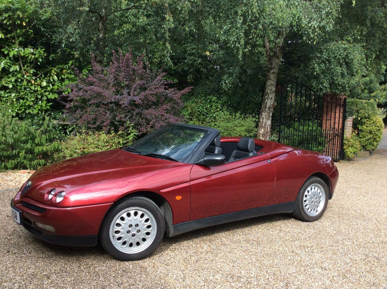 Antiques & Interiors to include Jewellery, Watches, Silver, Porcelain, Books, Paintings & Furniture