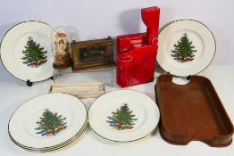 Lot to include six Christmas themed dinner plates, a ceramic lamp base, wooden tray and similar.