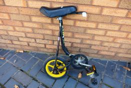 Max - A Max Skatebike which stands approximately 75 cm high.