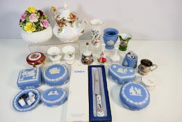 A mixed lot of ceramics to include a Royal Albert Old Country Roses teapot,