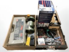 A bench grinder (Continental plug), boxed 2 ton car jar, further tools,
