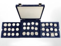 Thirty-six various British crowns, including several Churchill examples, 1977 Jubilee,