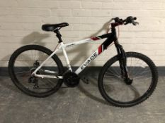 An Apollo Evade bike, frame 16.5