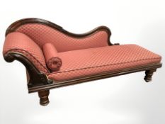 A Victorian mahogany chaise longue, 190 cm x 60 cm x 83 cm.