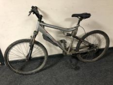 An Apollo FS.26 bike, frame 20