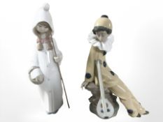 Two Nao figures, No. 1054 and 4678, both boxed.