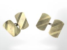 A pair of 9ct yellow gold cufflinks CONDITION REPORT: 3.