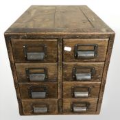 An Edwardian oak eight drawer counter top index chest, 37 cm x 51 cm x 41 cm.