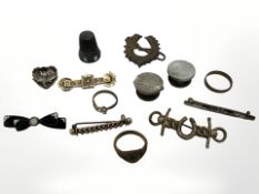 A small group of antique jewellery to include 15ct gold bar brooch, 9ct gold bar brooch,