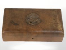 A World War I / World War II period mahogany box with Royal Artillery emblem, width 21.5 cm.