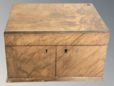 A Victorian burr walnut jewellery box with fitted interior, width 30 cm.