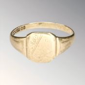 A 9ct gold signet ring, size T CONDITION REPORT: 2.