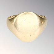 A 9ct gold signet ring, size S½ CONDITION REPORT: 4.