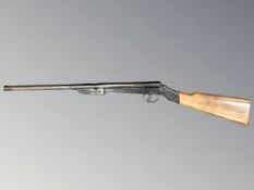 A Diana Model 15 spring lever .177 calibre air rifle.
