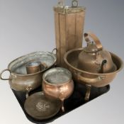 A quantity of copper kitchenalia and similar items.