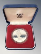 Royal Mint : 1978 Royal Visit to Guernsey Silver Twenty Five Pence Coin, 28.1 g, boxed.