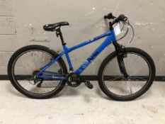 An Apollo Phase mountain bike, frame 17