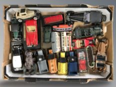 A group of scale model cars, trams and other vehicles including Burago, Franklin Mint, etc.