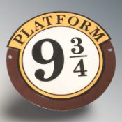 A cast iron Platform 9 3/4 plaque, diameter 25 cm.