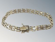 A 9ct yellow gold bracelet, length 19.5 cm CONDITION REPORT: 9.