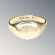 A 9ct gold signet ring, size X CONDITION REPORT: 4.